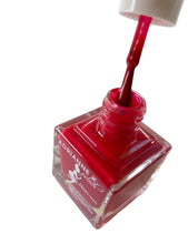 Load image into Gallery viewer, Pretty Woman โ True Red Nail Polish | Vegan, 10-Free, .51 fl oz